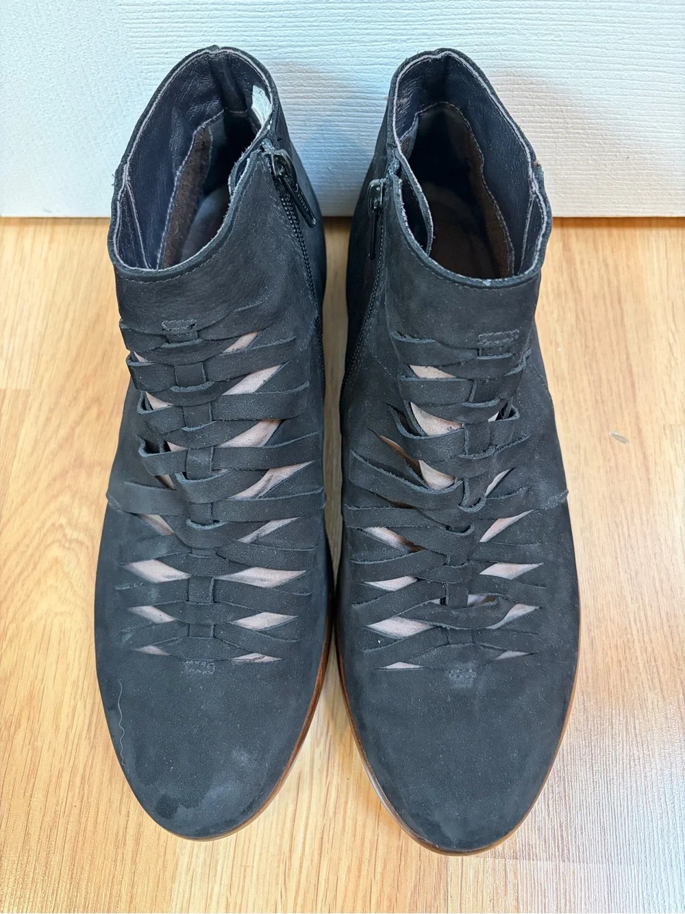 Naot Black Velvet Nubuck Leveche Ankle Boots Size 41 (10/10.5)